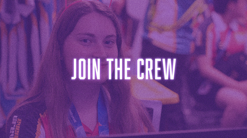 picture of a volunteer smiling with the text join the crew